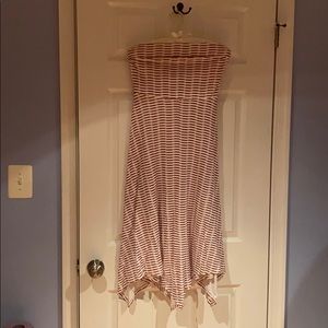 Décolleté dress with cute back details